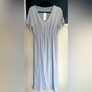 NWT Petallush Light Gray Lined Dress Size Medium Donating at the end week‼️